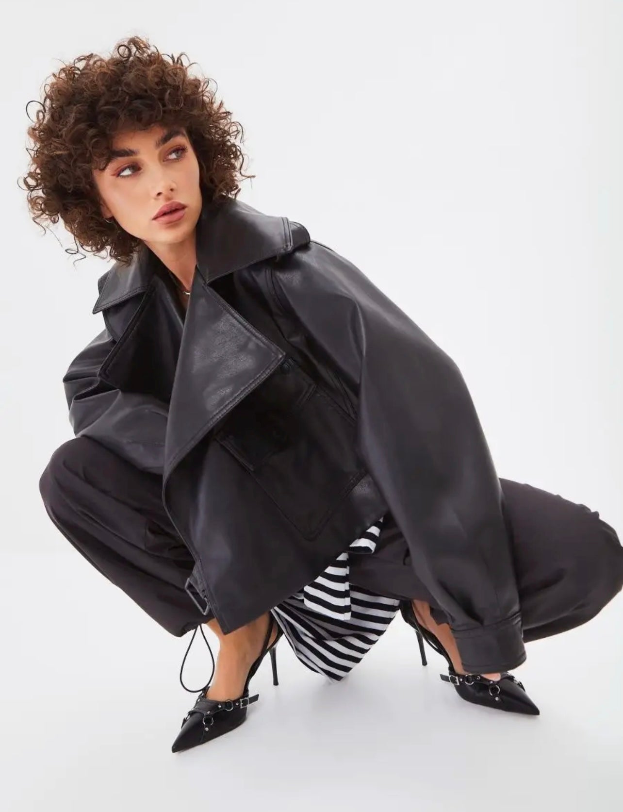 Oversized leather jacket with eppoulettes. Jacheta oversized cu epoleti KALINKA FURS