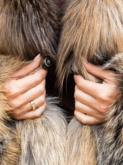 Amira Haină scurtă din blană naturală de vulpe argintie cu guler englezesc