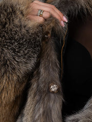 Irina Haină scurtă din blană naturală de vulpe argintie cu guler în formă de V