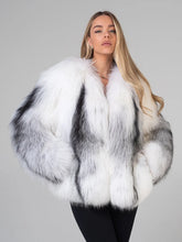 Manteau court Isabella en fourrure de renard arctique à col en V