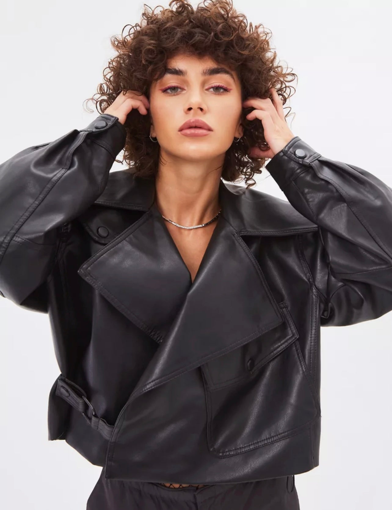 Oversized leather jacket with eppoulettes. Jacheta oversized cu epoleti KALINKA FURS