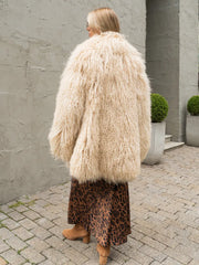 Manteau long Elora en fourrure naturelle de mouton mongol avec col anglais