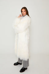 Manteau long Isabella en fourrure naturelle de mouton mongol avec col anglais
