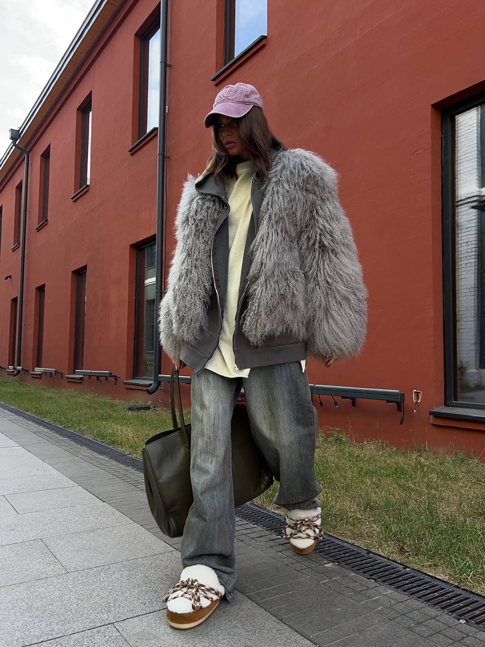 Blana mongoleza de culoare gri. Guler clasic. Lungime 60cm KALINKA FURS