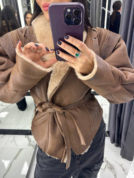 Shearling Vintage Jacket English Collar. Geaca de iarna din piele naturala si lana de oaie naturala KALINKA FURS