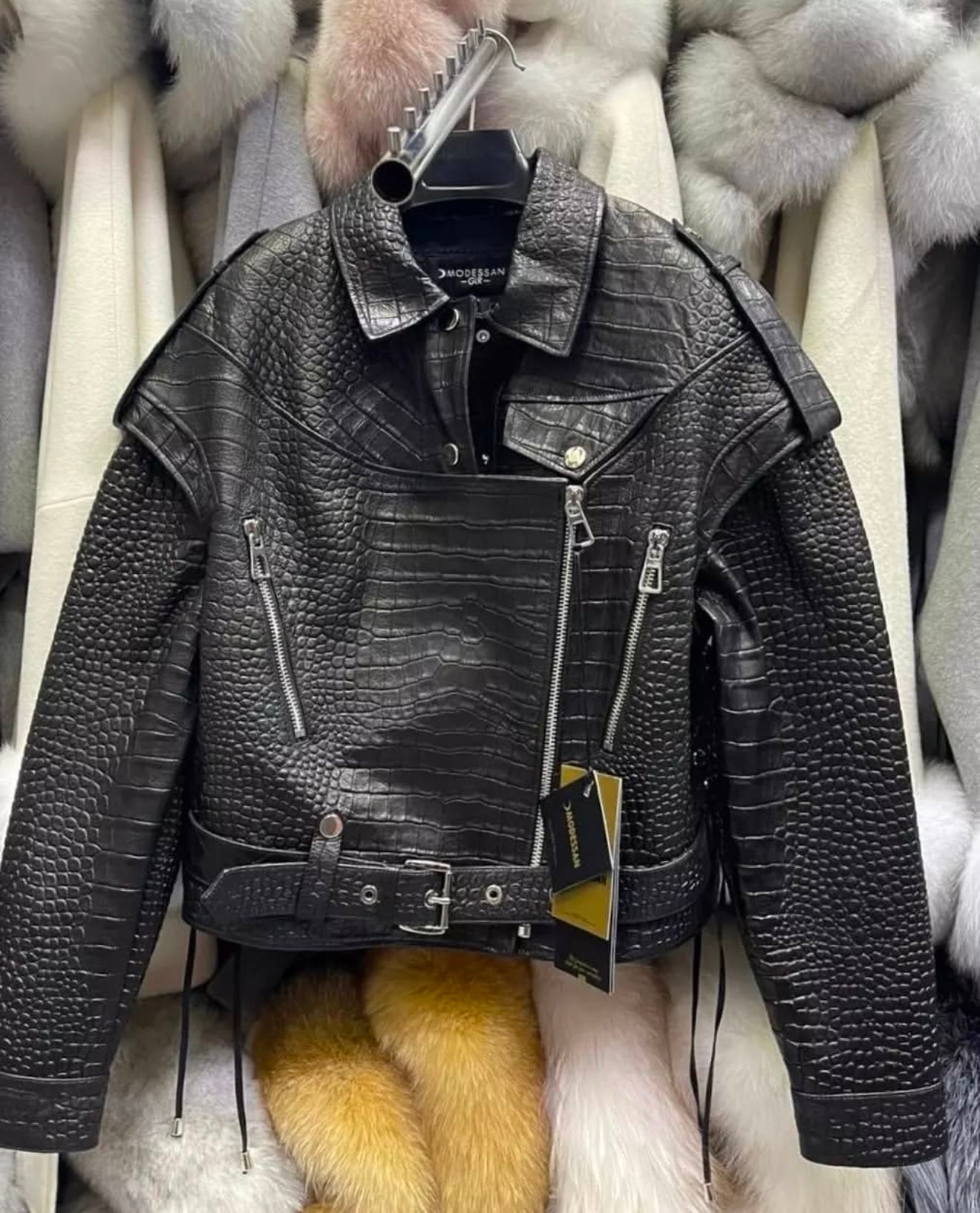 Crocodile Efect Jacket. Geaca din piele cu efect de crocodil KALINKA FURS