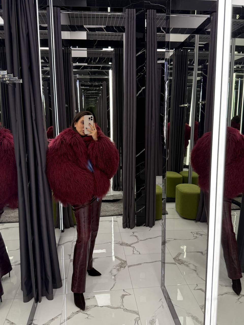 Mongolian Fur in Burgundy. Blana mongoleza sau miel tibetan cu guler englez nuanta Bordo KALINKA FURS