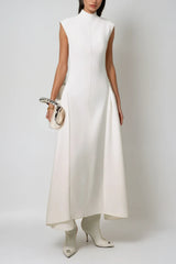 Robe blanche asymétrique à col montant