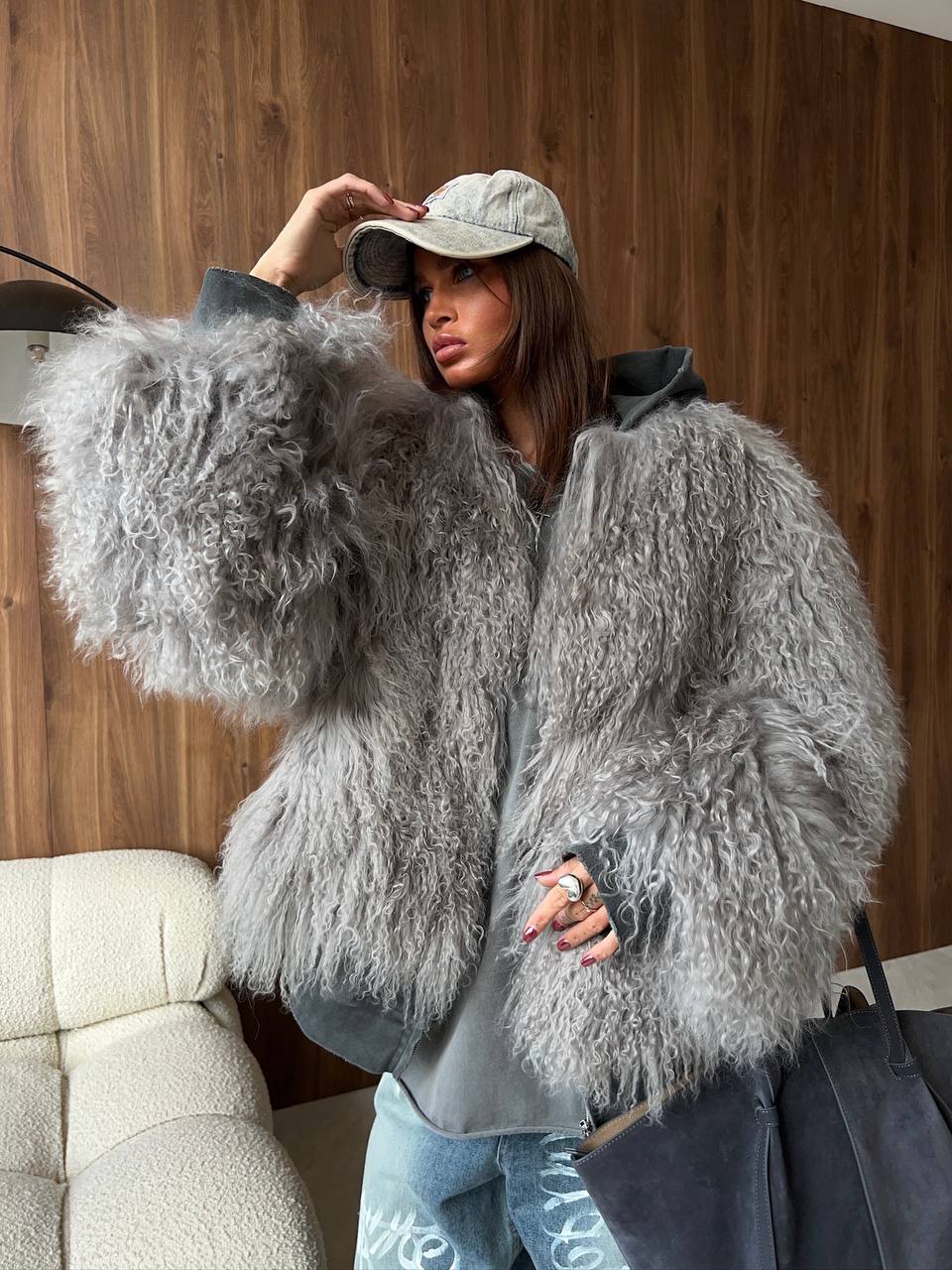 Blana mongoleza de culoare gri. Guler clasic. Lungime 60cm KALINKA FURS