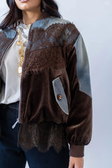 Jacheta din denim cu detalii din velour și dantelă