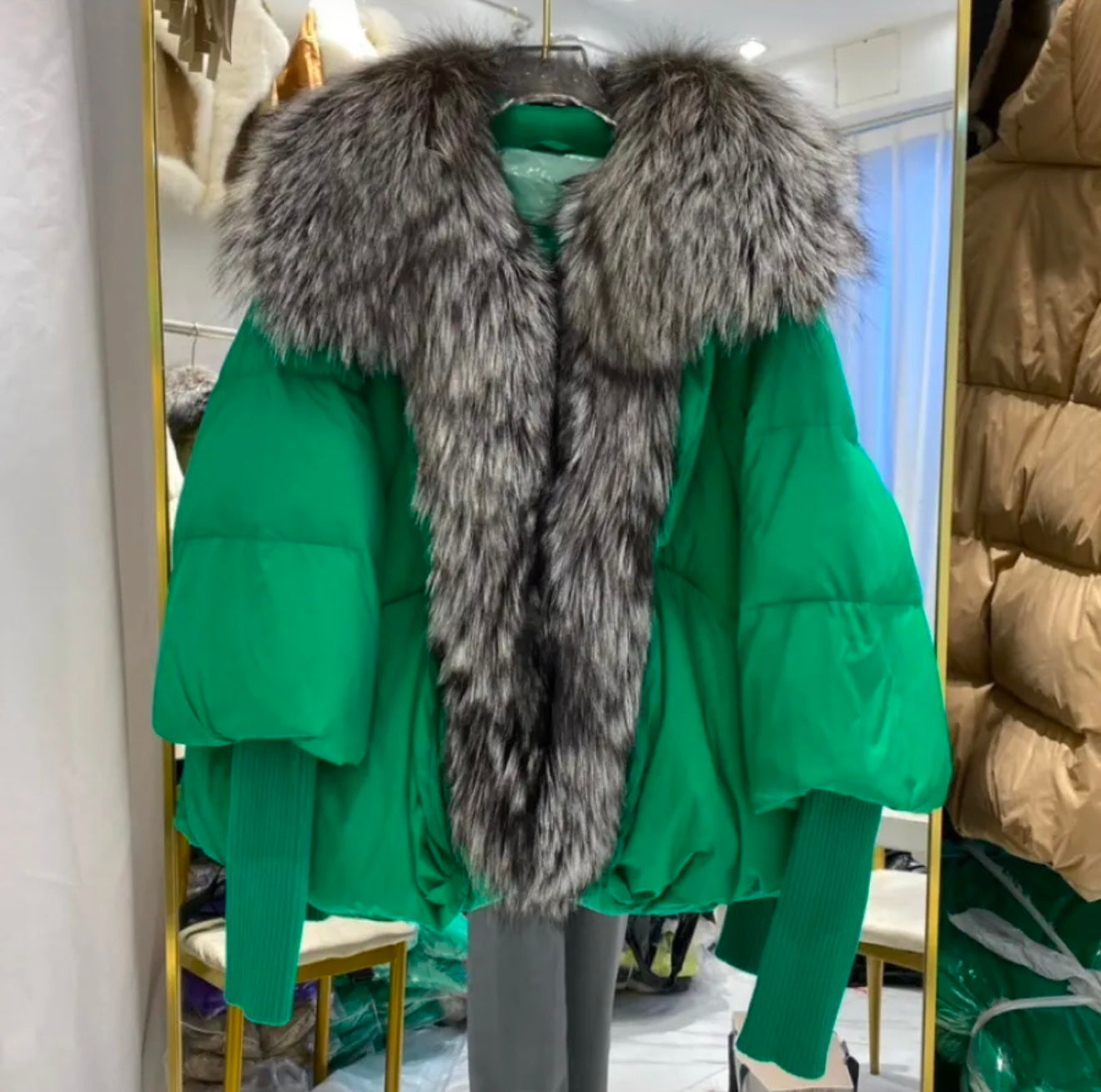 Goose down jacket with natural arctic fox collar. Jacheta cu puf de gasca si guler din vulpe polara KALINKA FURS