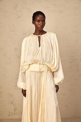 Alma rochie vaporoasă de seară