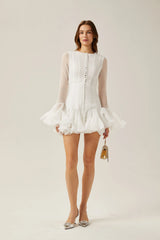 Chiara rochie cu volane și nasturi