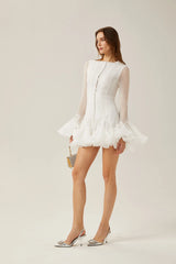 Chiara rochie cu volane și nasturi