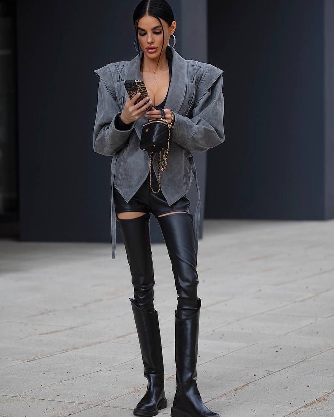 Big Shoulders Jacket. Jacheta din piele cu umeri si detalii KALINKA FURS