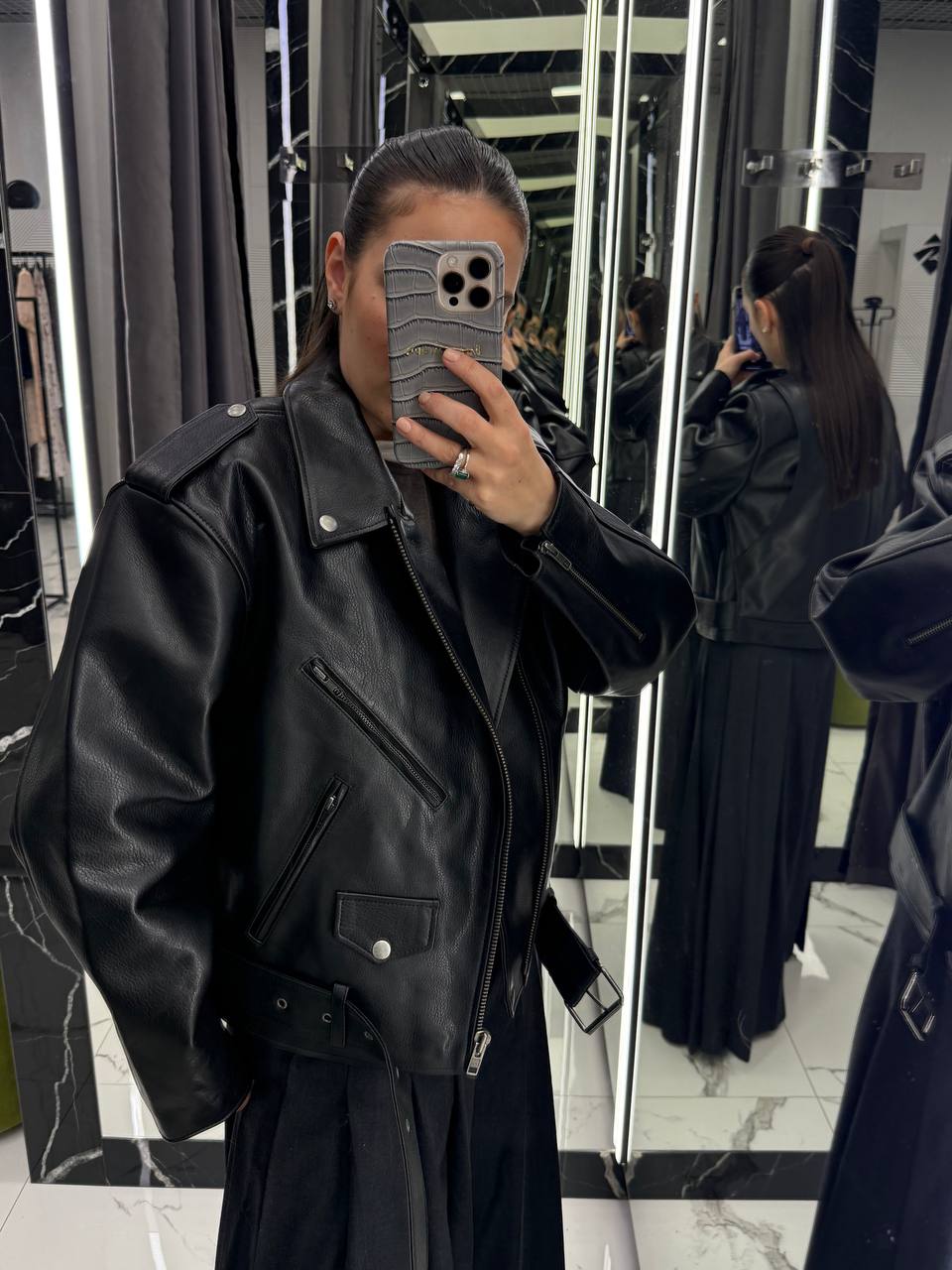 Oversized Vintage Bomber Jacket. Jacheta din piele naturala. Stil oversized. KALINKA FURS