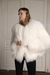 Mongolian Fur in White. Blana din oaie mongoleza sau miel tibetan cu guler clasic. Lungime 60cm KALINKA FURS