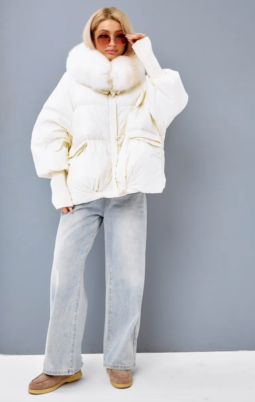 Geaca calduroasa de iarna. Oversized cu guler din vulpe KALINKA FURS