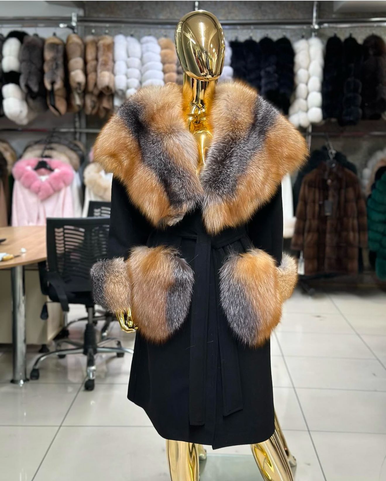 Cashmere coat with natural fox fur. Palton din cașmir cu blană naturală de vulpe KALINKA FURS