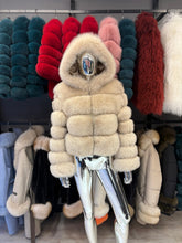 Emily Blana naturala de vulpe