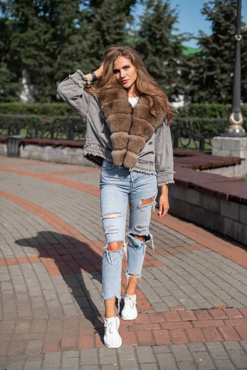 Jeans jacket with marten collar. Geaca de blugi cu guler din blana naturala de jder. KALINKA FURS