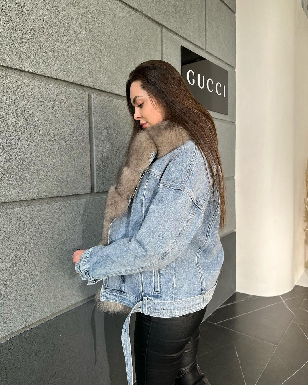 Jeans Jacket with Marten Collar. Geaca de blugi cu guler detasabil din blana naturala de jder. KALINKA FURS