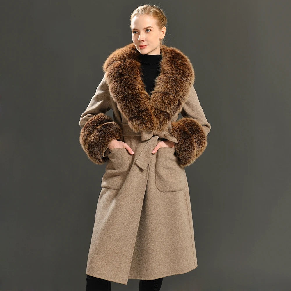 Cashmere coat with real fur. Palton elegant din casmir cu blana naturala din jder. Lungime 100cm