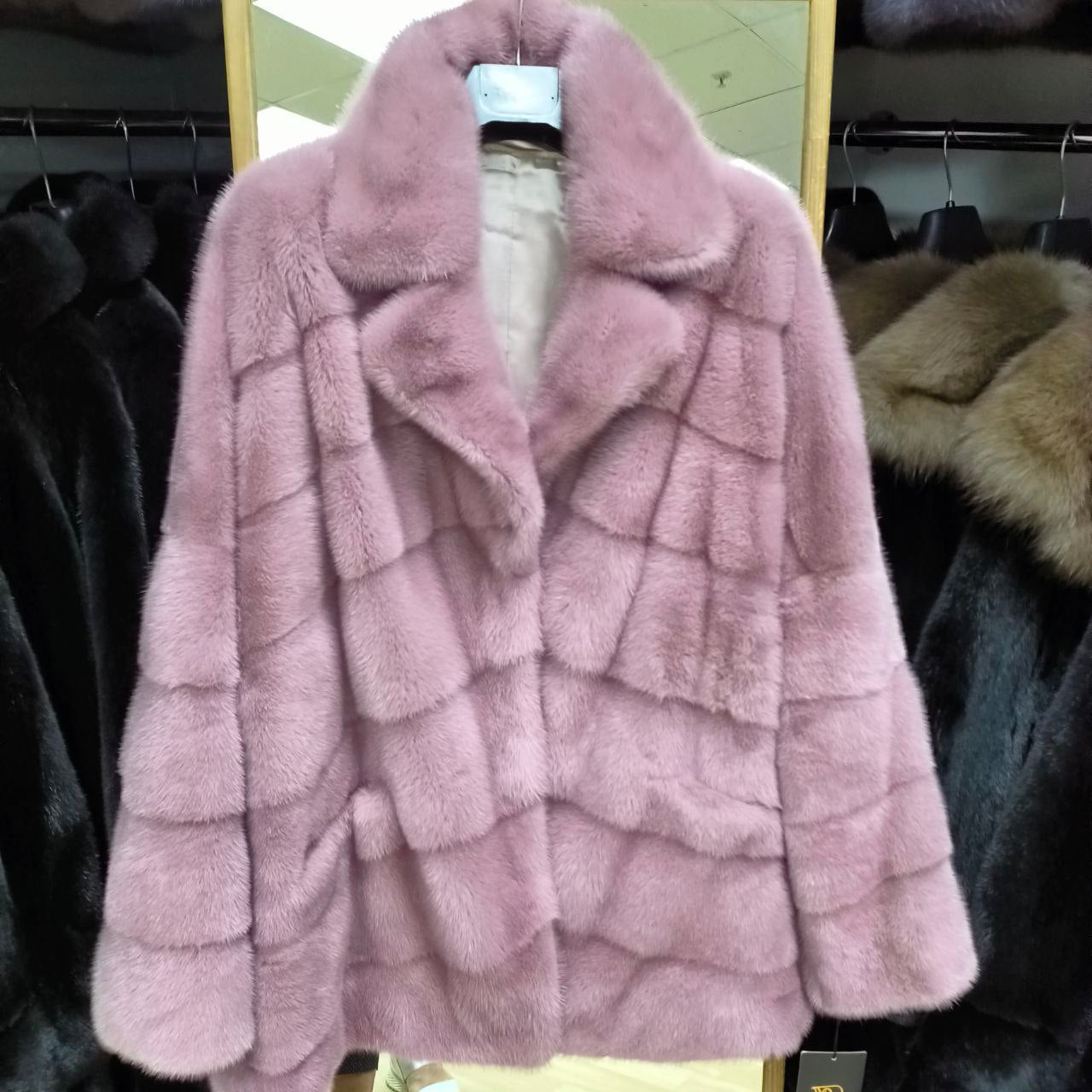 Mink Fur English Collar. Blana naturala din vizon cu revere