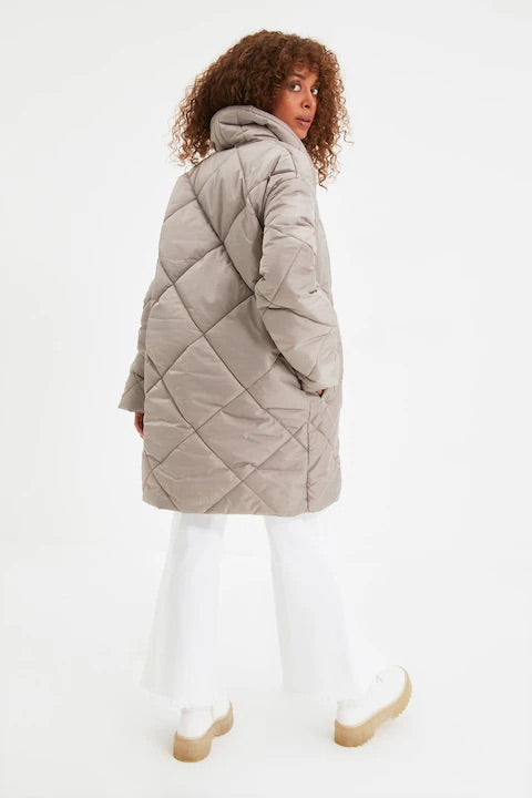 Oversized jacket with batting and quilted effect. Geaca cu vatelina si aspect matlasat