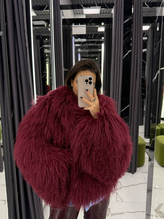 Mongolian Fur in Burgundy. Blana mongoleza sau miel tibetan cu guler englez nuanta Bordo