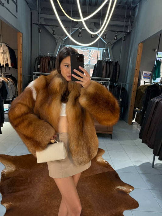 Tatu haina din blană naturală de vulpe canadiană. Ediție limitată