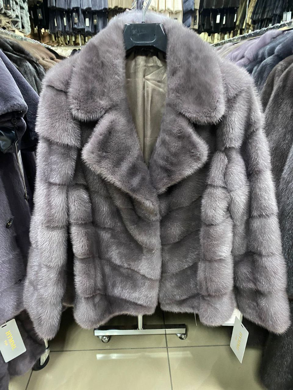 Mink Fur English Collar. Blana naturala din vizon cu revere