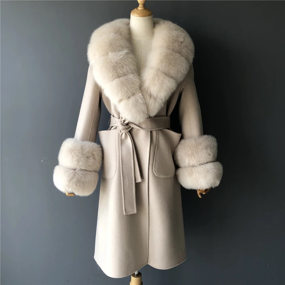 Cashmere coat with real fur. Palton elegant din casmir cu blana naturala din jder. Lungime 100cm