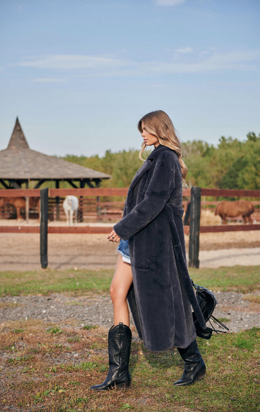 Haina din blana ecologica de nurcă, nuanta grafit