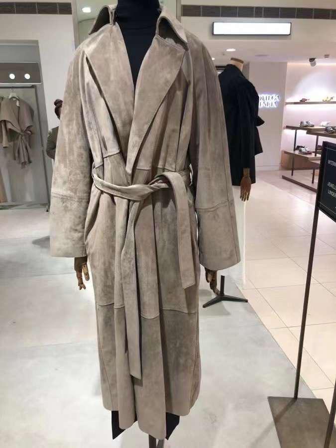 Oversized Trench Coat Suede. Pardesiu bej din piele intoarsa