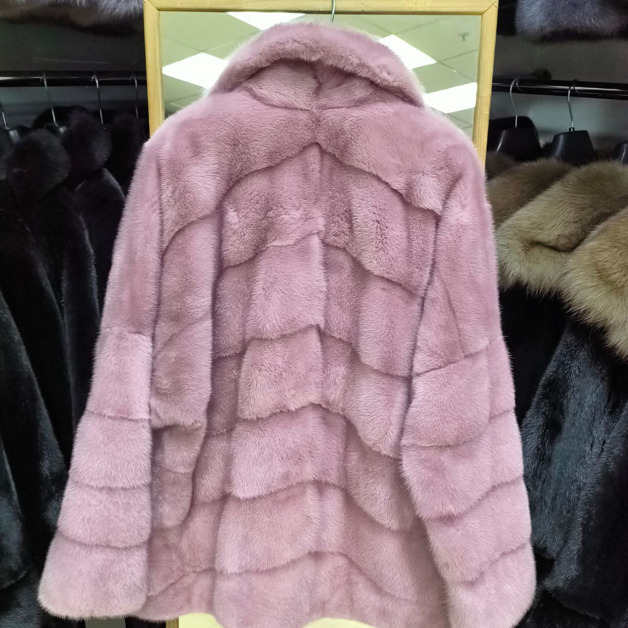 Mink Fur English Collar. Blana naturala din vizon cu revere