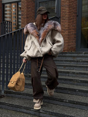 Money jacheta de iarnă cu guler de vulpe. Beige