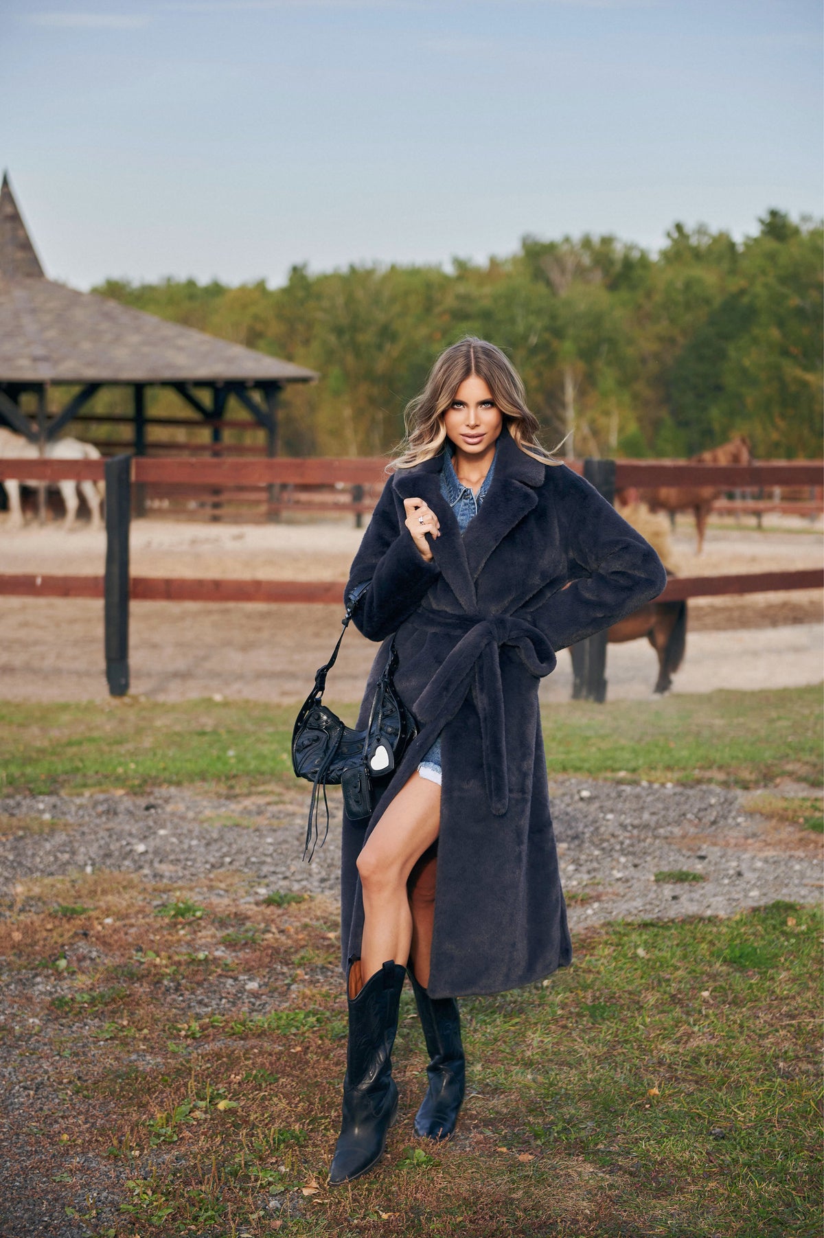 Haina din blana ecologica de nurcă, nuanta grafit