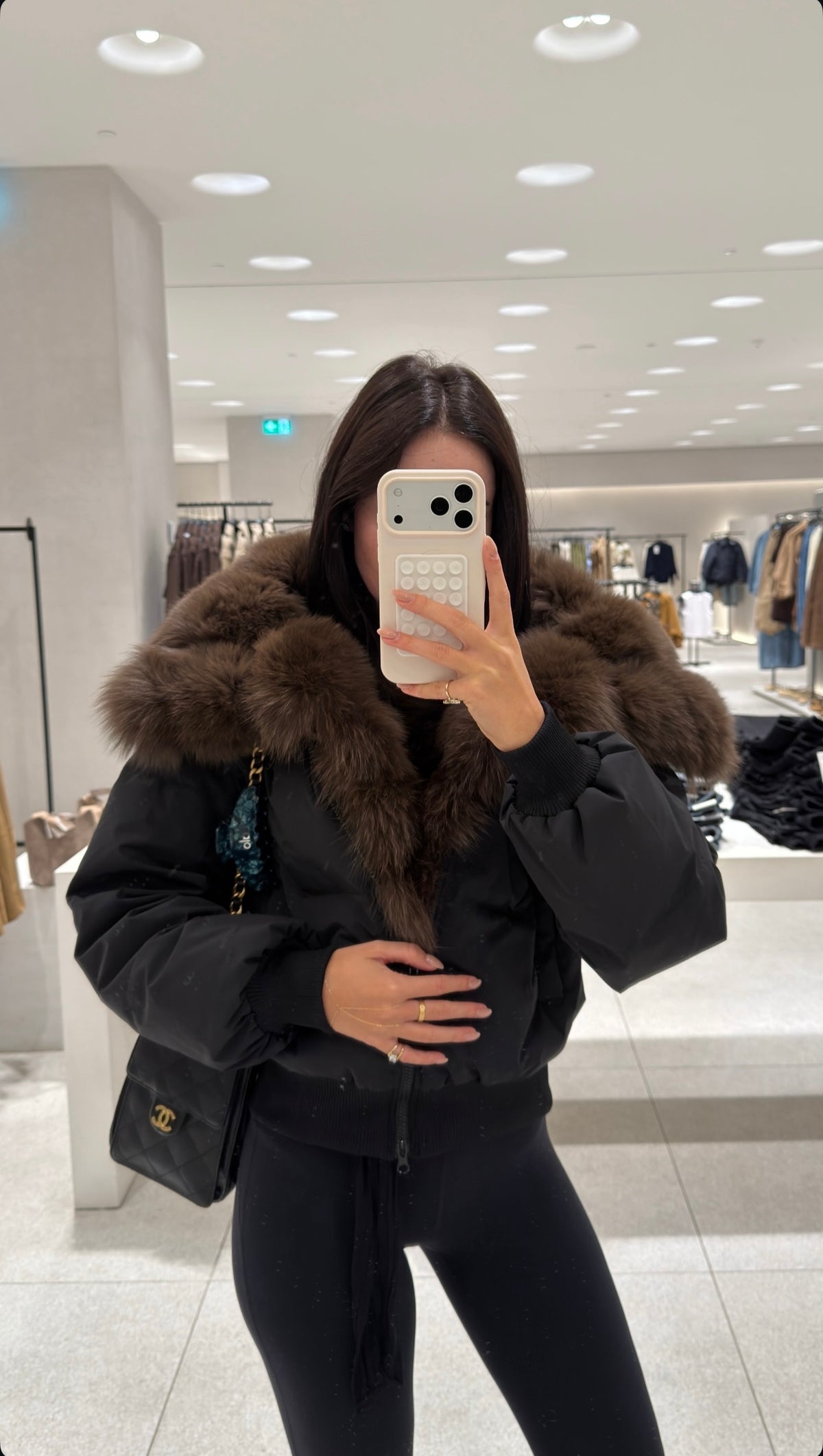 Revenge Jacheta de iarnă cu puf de gâscă și guler din vulpe