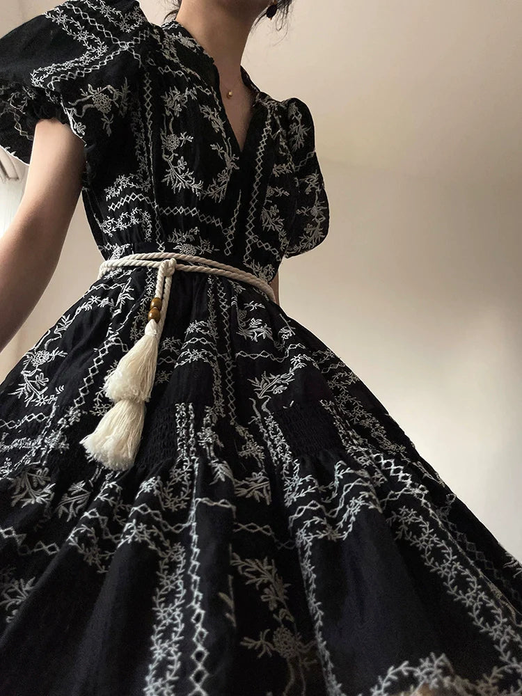 Connie Rochie elegantă din dantelă cu mâneci bufante brodate KALINKA FURS