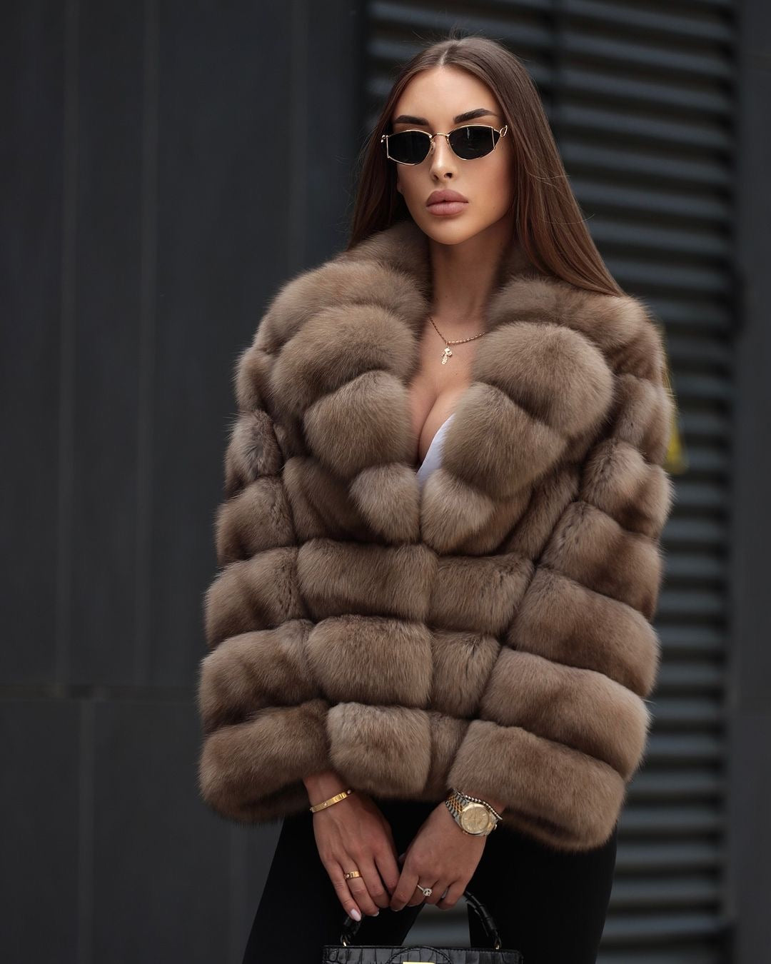 Natural sable fur coat. Blana naturala din zibelina