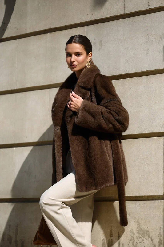 Agira Haină din nurcă naturală de licitație Velvet, croială dreaptă, cu guler tip englezesc și cordon