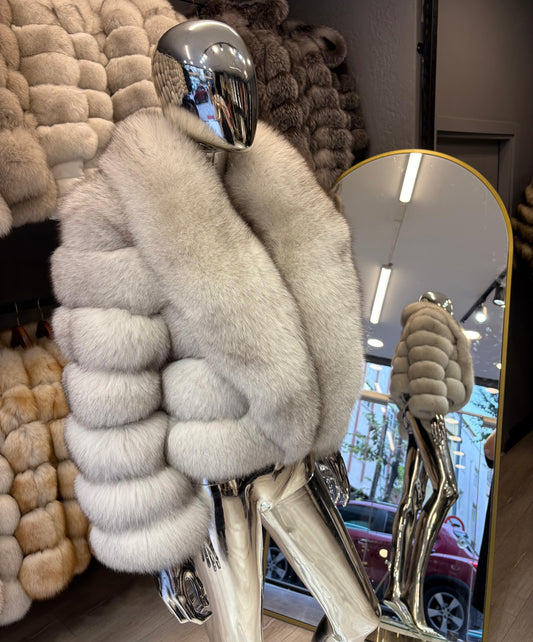 Jacheta din blana naturala de vulpe polara alb-gri