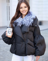 Jachetă calduroasa din puf de gasca. Cu glugă și blană naturală KALINKA FURS