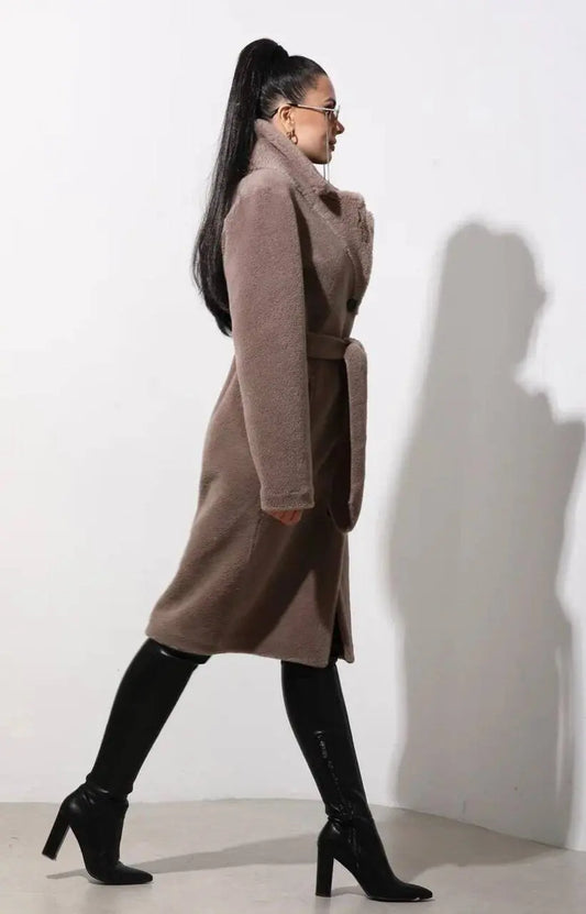Teddy Coat Waist Brown. Teddy Coat calduros din blana naturala de oaie. KALINKA FURS