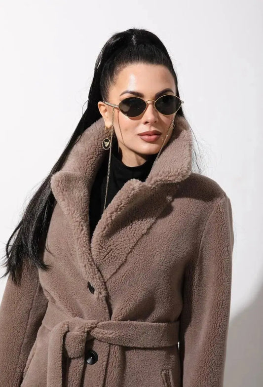 Teddy Coat Waist Brown. Teddy Coat calduros din blana naturala de oaie. KALINKA FURS