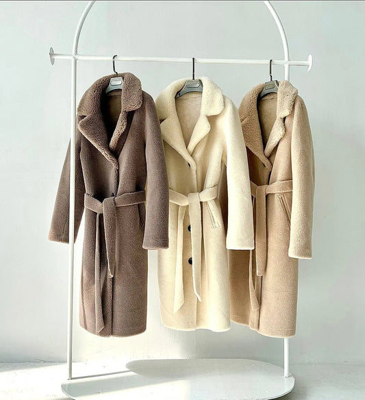 Teddy Coat Waist Brown. Teddy Coat calduros din blana naturala de oaie. KALINKA FURS