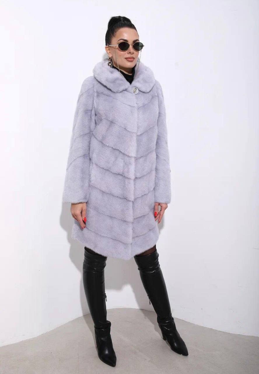 Mink Hooded Fur Coat. Haina blana naturală vizon cu glugă. Lungime 110