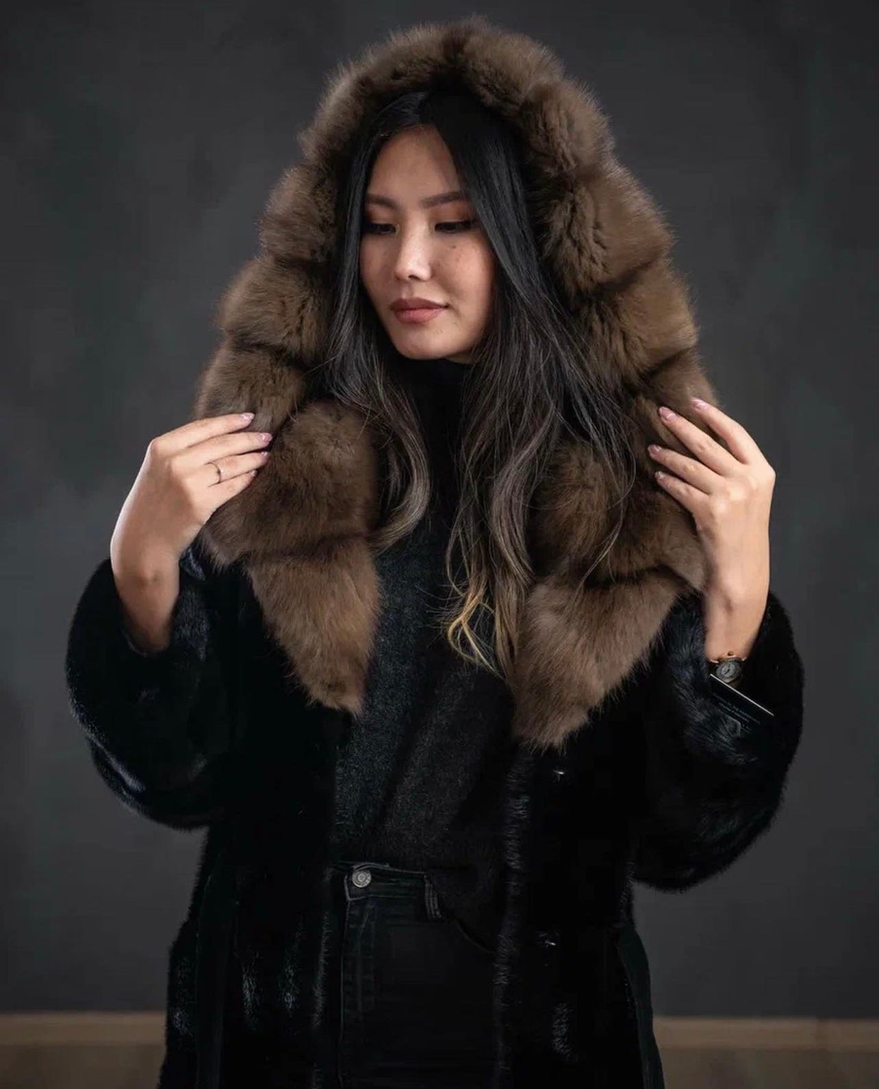 Natural Mink Fur Coat with Sable Collar. Haina din blana naturala de vizon cu gluga de zibelina. KALINKA FURS