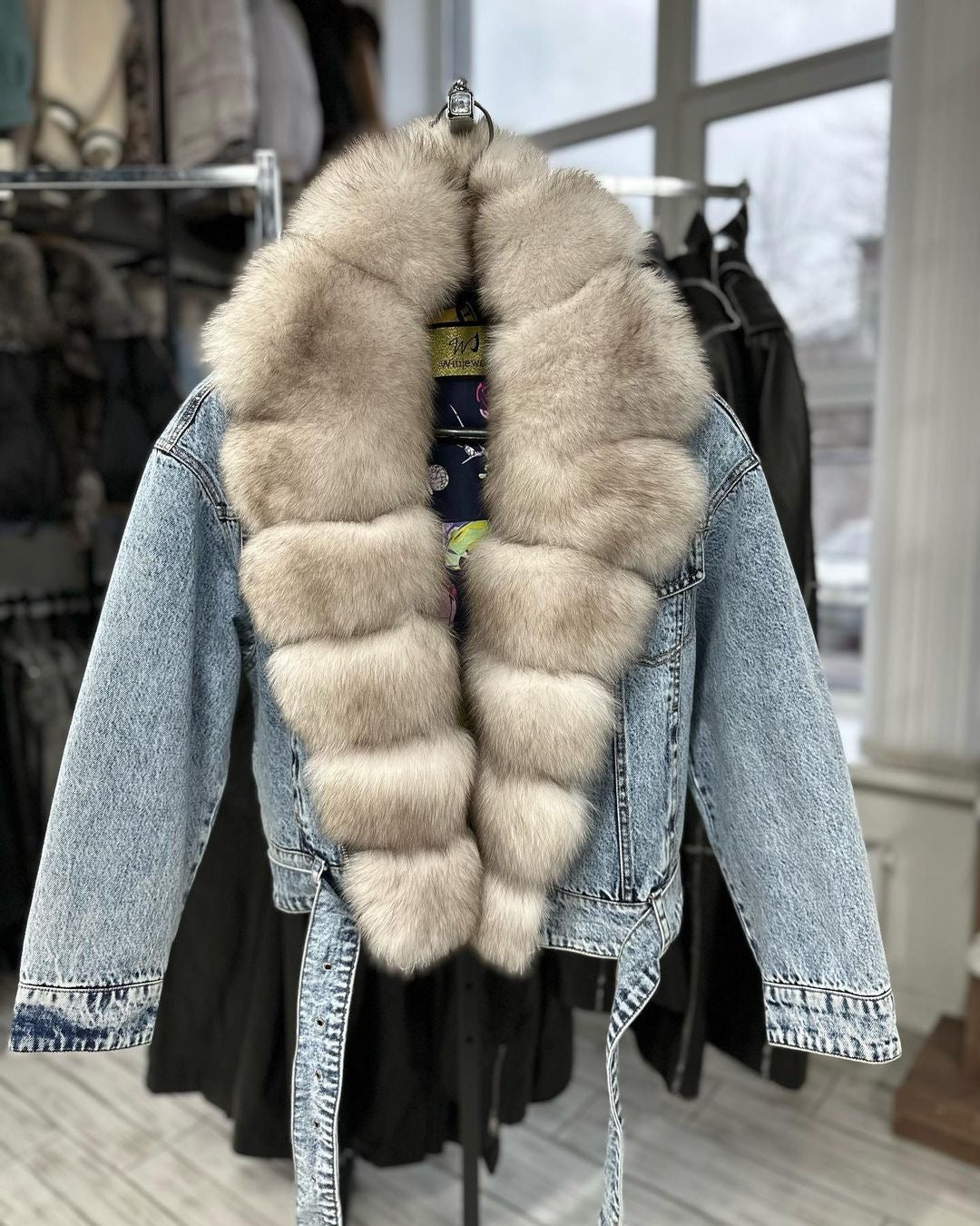 Denim jean jacket store with fur collar